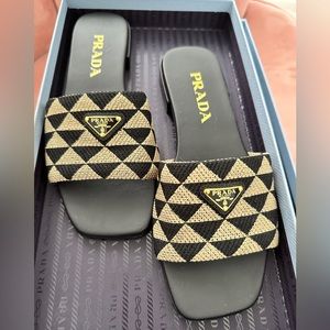 Prada Embroidered fabric slides size 36